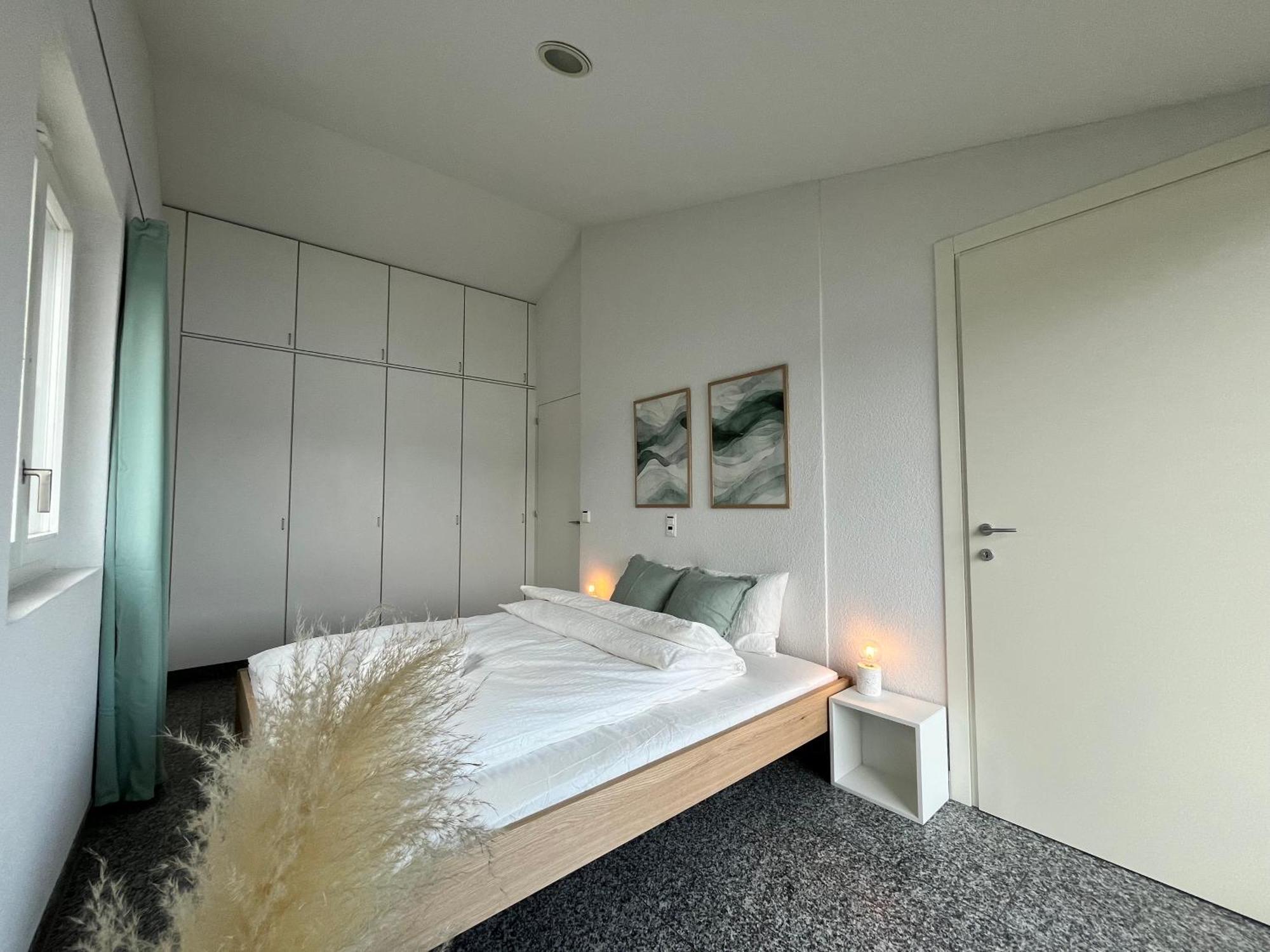 Wohnung Mit Grossartiger Seesicht Und Balkon Spiez Exterior photo